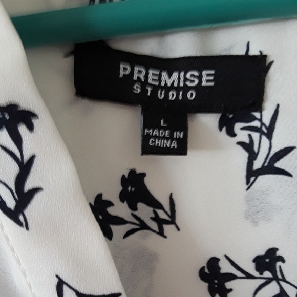 Una blusa de mangas largaen buenas condiciones - Picture 2 of 3